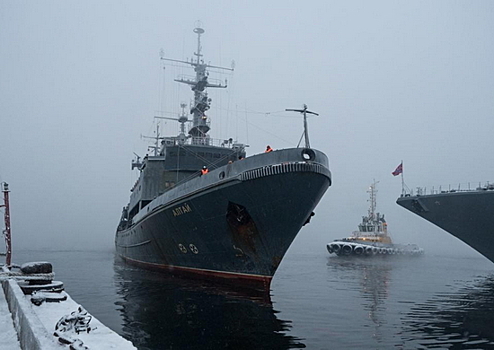 Спасательный буксир «Алтай» вернулся в Североморск из дальнего похода в Атлантику