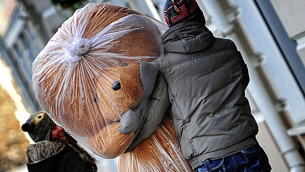 Дорогие женщины: мужчины влезли в долги ради 8 марта