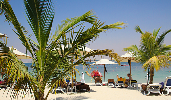 Туристам из Казахстана бесплатно продлили проживание в ОАЭ