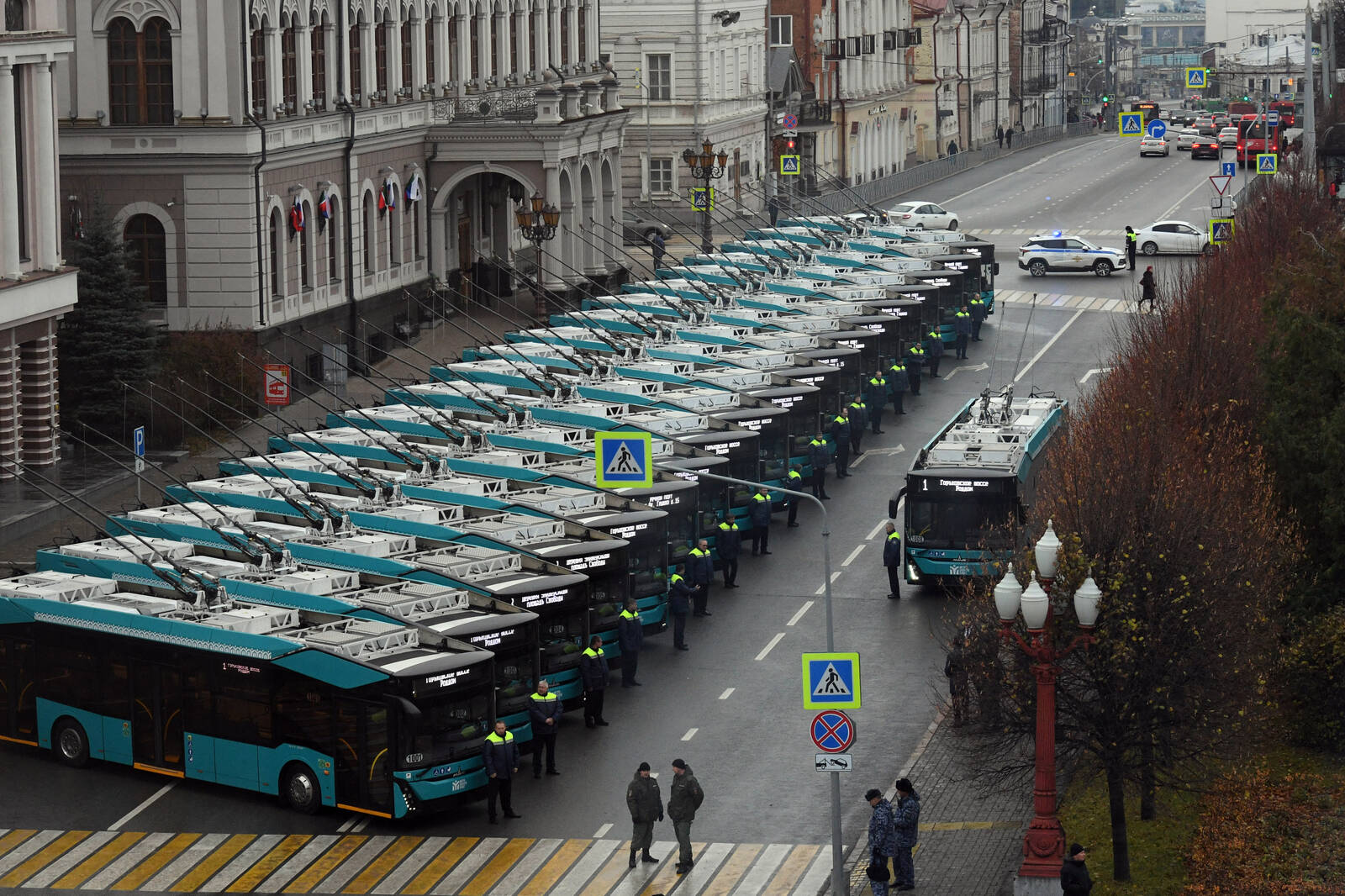 Казань получит еще 39 бирюзовых троллейбусов