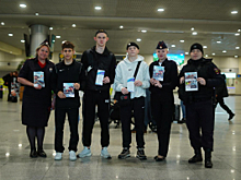 Транспортные полицейские аэропорта Домодедово, в рамках акции «Безопасные каникулы», напомнили пассажирам о правилах поведения на воздушном и железнодорожном транспорте