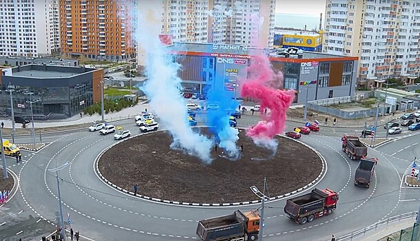 Фейерверк запустили, тротуары забыли: новую развязку в Новороссийске сдали с недоделками