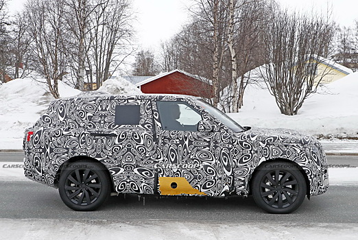 На тесты вышел гибридный внедорожник Range Rover 2022 года