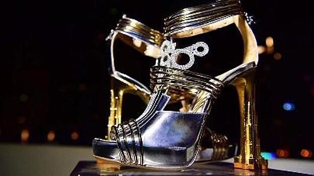 Самую дорогую в мире обувь показали в ОАЭ