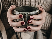 Семь альтернатив черному лаку для ногтей