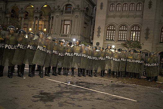 Временный президент Перу объявил чрезвычайное положение в столице страны Лиме