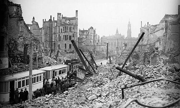 Бомбардировка Дрездена: почему в СССР её называли военным преступлением