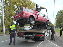 В Светлогорске с началом турсезона начали эвакуировать неправильно припаркованные автомобили