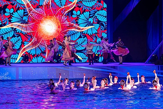 Плавают, летают, прыгают в воду: Как мечта трехкратной олимпийской чемпионки Марии Киселевой превратилась в российский Театр на воде с 20-летней историей