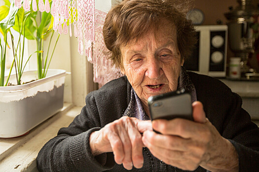 Использование интернета после 50 лет снижает риск деменции