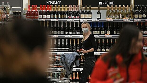 Курянам рассказали, как выбрать алкоголь к новогодним праздникам