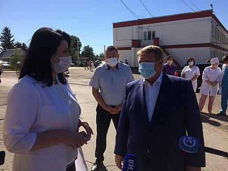 Николай Панков встретился с коллективом районной больницы в Пугачеве