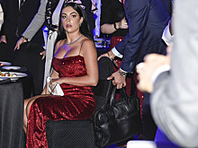 Невеста Криштиану Роналду показала новорожденную дочь