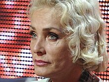 Вайкуле выступила в поддержку пластики