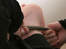 Накинули на шею ремень: в Кировской области на таксиста напали пассажиры