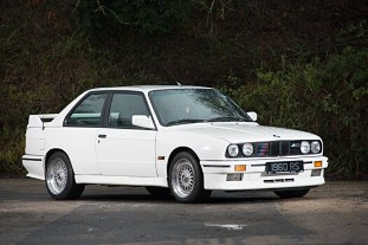 На аукционе Silverstone Auctions продадут BMW M3 в кузове E30 1988 года