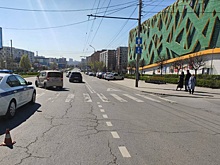 Мама с маленькой дочерью попали под машину в Ростове