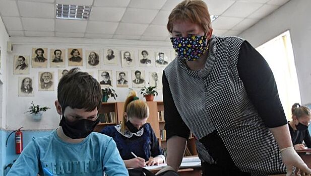 Взять и отменить: Аксенов рассказал о школьных каникулах в Крыму