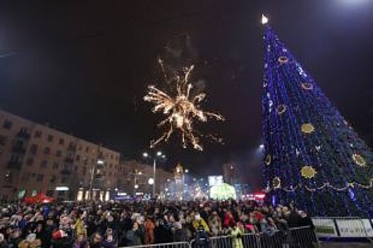 Ростовчане встретили новый год в центре города под песни Юлианны Карауловой