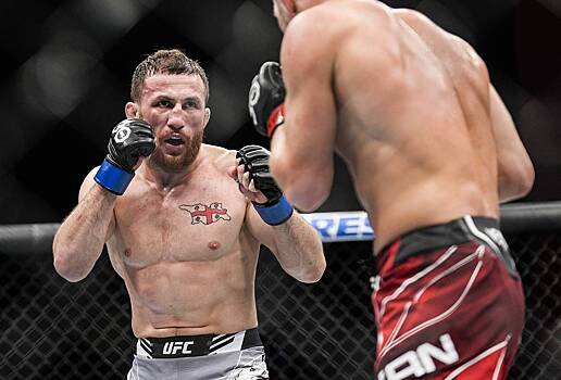 Грузинский боец UFC показал травмированную перед боем с Яном руку