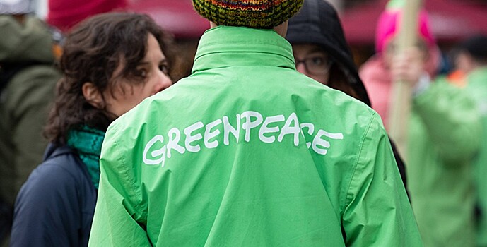 Активистов Greenpeace задержали за акцию в Стокгольме