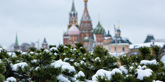 Новости за ночь, которые вы могли пропустить: крещенские гуляния в России, оговорка Байдена и зимние ярмарки выходного дня в Москве