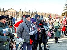 Память павших бойцов СВО почтили в Новосибирске акцией «Свеча Памяти»