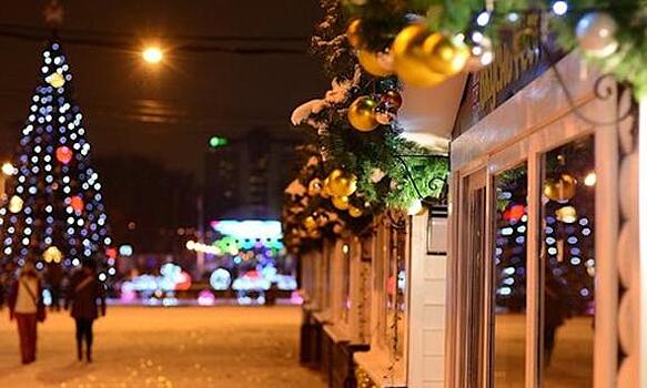Городскую набережную Ялты украсят новогодними композициями с подсветками за 79 миллионов рублей