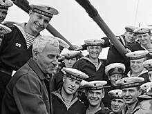 Поэт вернулся к солдатам