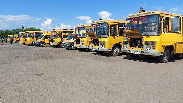 В Красноярске сотрудники ГИБДД проверили школьные автобусы