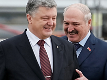 Лукашенко помогает Украине воевать в Донбассе