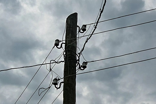 Водитель манипулятора погиб от удара током в деревне Малиновка под Челябинском, СК по региону начал проверку