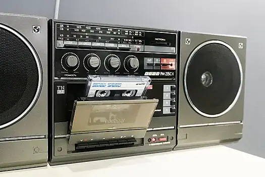 Магнитофоны «Вега» оживили фанаты легендарного завода под Новосибирском