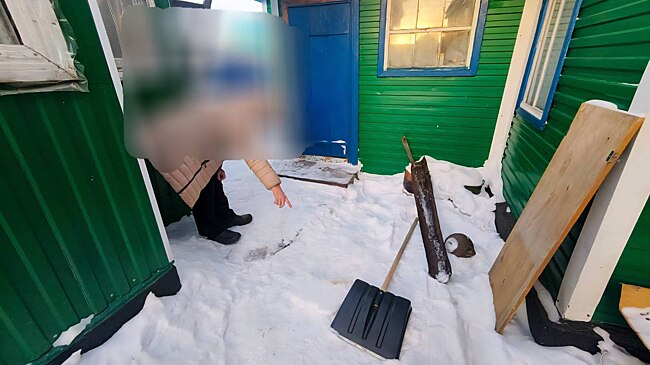 Несчастный случай в Кувандыке: мужчина упал с крыши при уборке снега