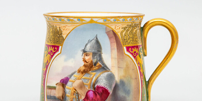 Три фарфоровые чашки ушли с молотка за миллион рублей