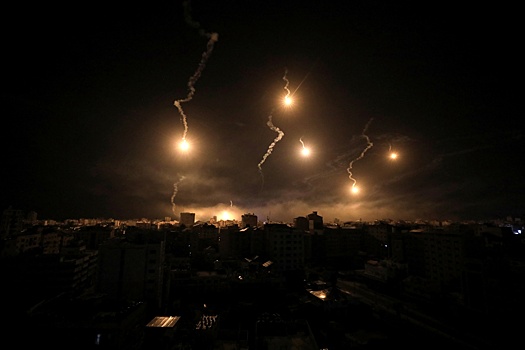 Израиль осуществляет авианалеты по объектам на юге сектора Газа