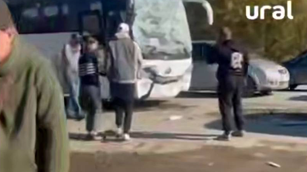 В Екатеринбурге 14 человек пострадали при столкновении двух автобусов