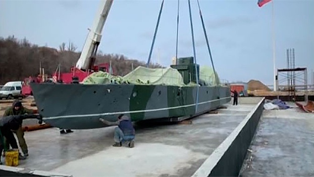 Бронекатер БК-31 установили на набережной Волгограда после двухлетней реставрации