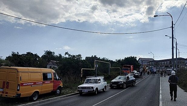 В Севастополе мусоровоз протаранил 15 легковушек