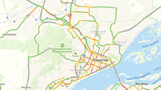 Ливень в Саратове. Пробки и «золотое» такси