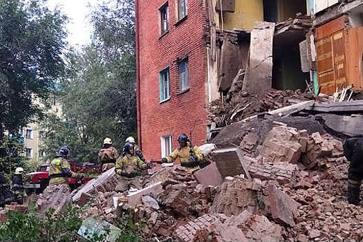 В мэрии Омска и фонде капремонта проходят обыски из-за обрушения дома