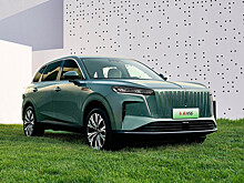 Показан новый кроссовер Hongqi HS6: облик в фирменном стиле и гигантское табло