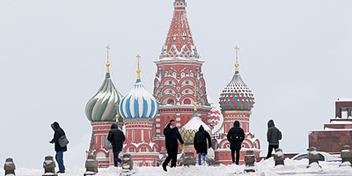 В России с 1 февраля вырастут социальные пособия