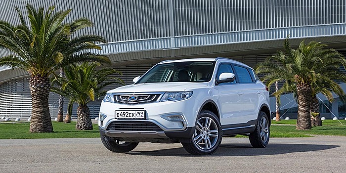 Geely Atlas в ноябре можно приобрести на 170 тысяч рублей дешевле