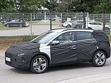 Самый маленький кроссовер Hyundai впервые сфотографировали на дороге