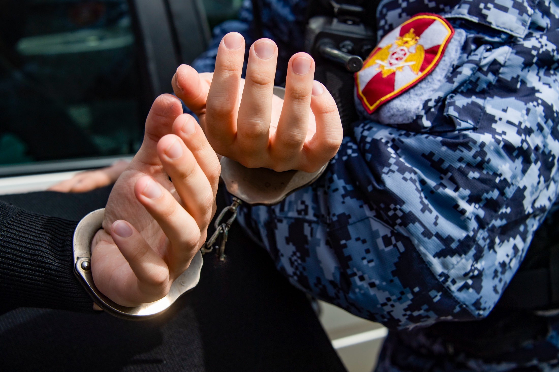 В Воронежской области задержан полицейский за поджог объектов энергетики