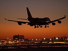 Самолет в США развернули из-за неоплаченного одеяла