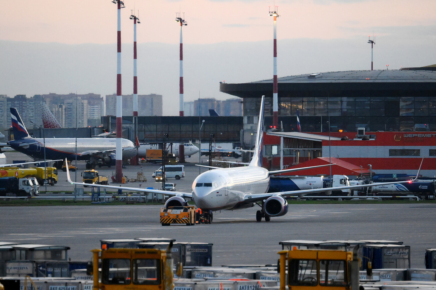 В аэропортах Москвы отменены, задержаны и перенаправлены 378 рейсов из-за БПЛА