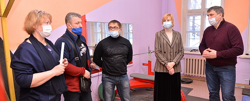 Глава Дзержинска посетил клуб инвалидов «Вера»
