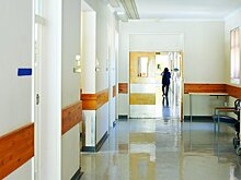 ST: в Сингапуре осудили медбрата за изнасилование юноши в туалете больницы